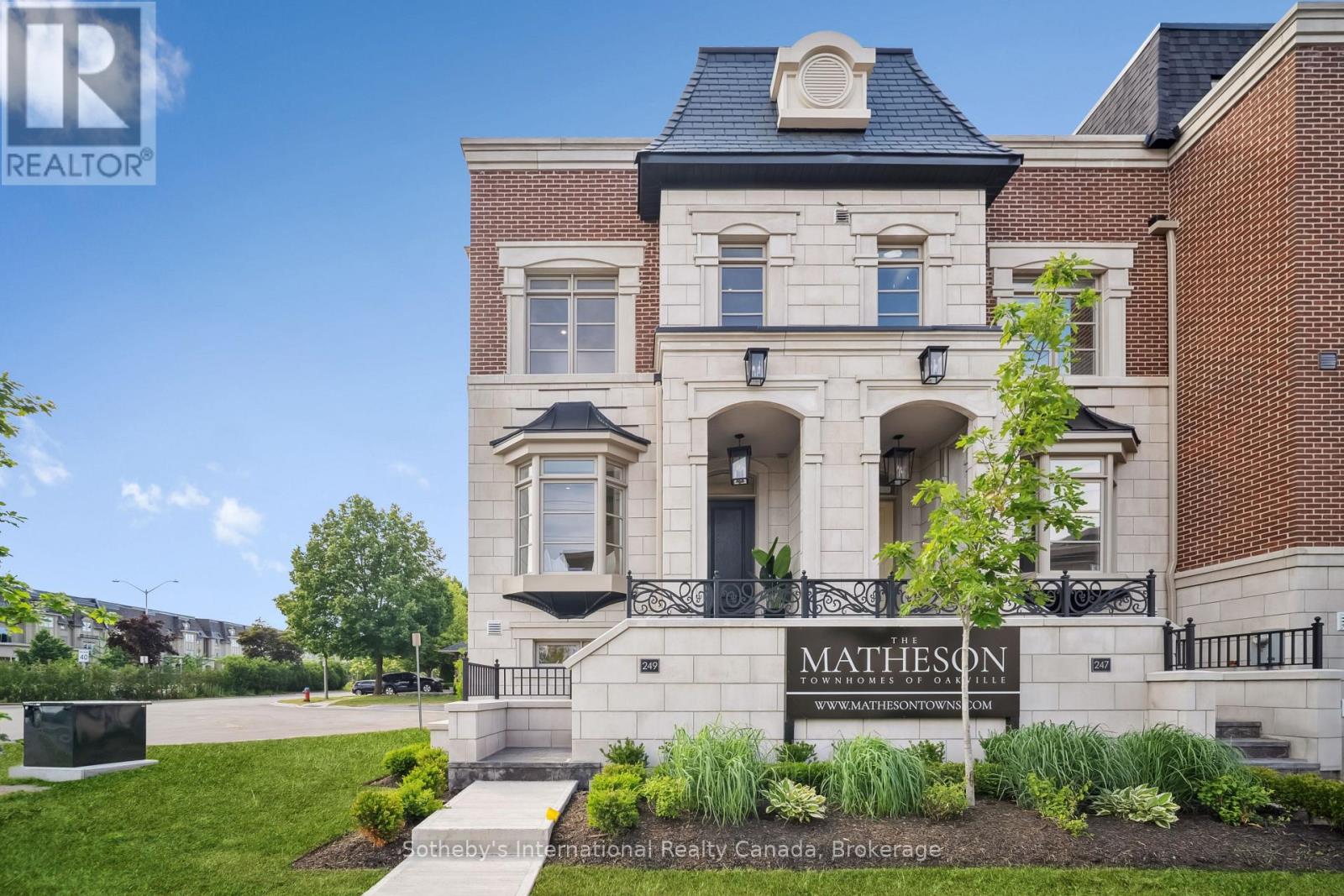 249 Rebecca Street, Oakville, Ontario  L6K 2W4 - Photo 4 - W12266683
