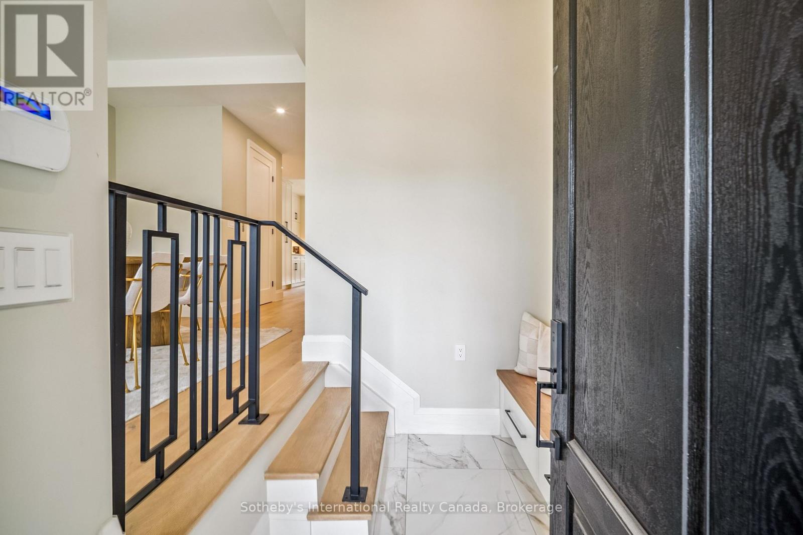 249 Rebecca Street, Oakville, Ontario  L6K 2W4 - Photo 6 - W12266683