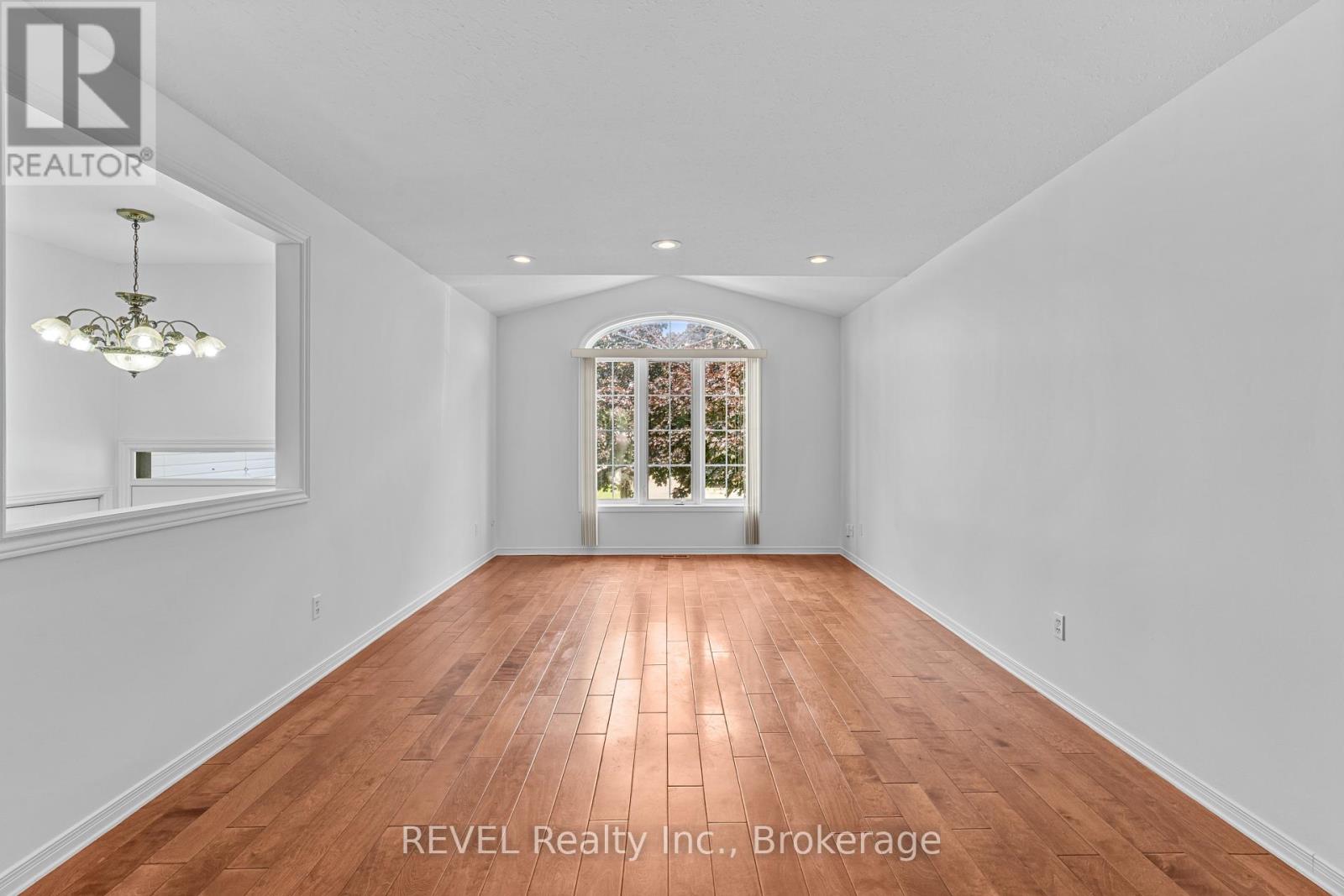 Property at 929 COLETTE ROAD image 5