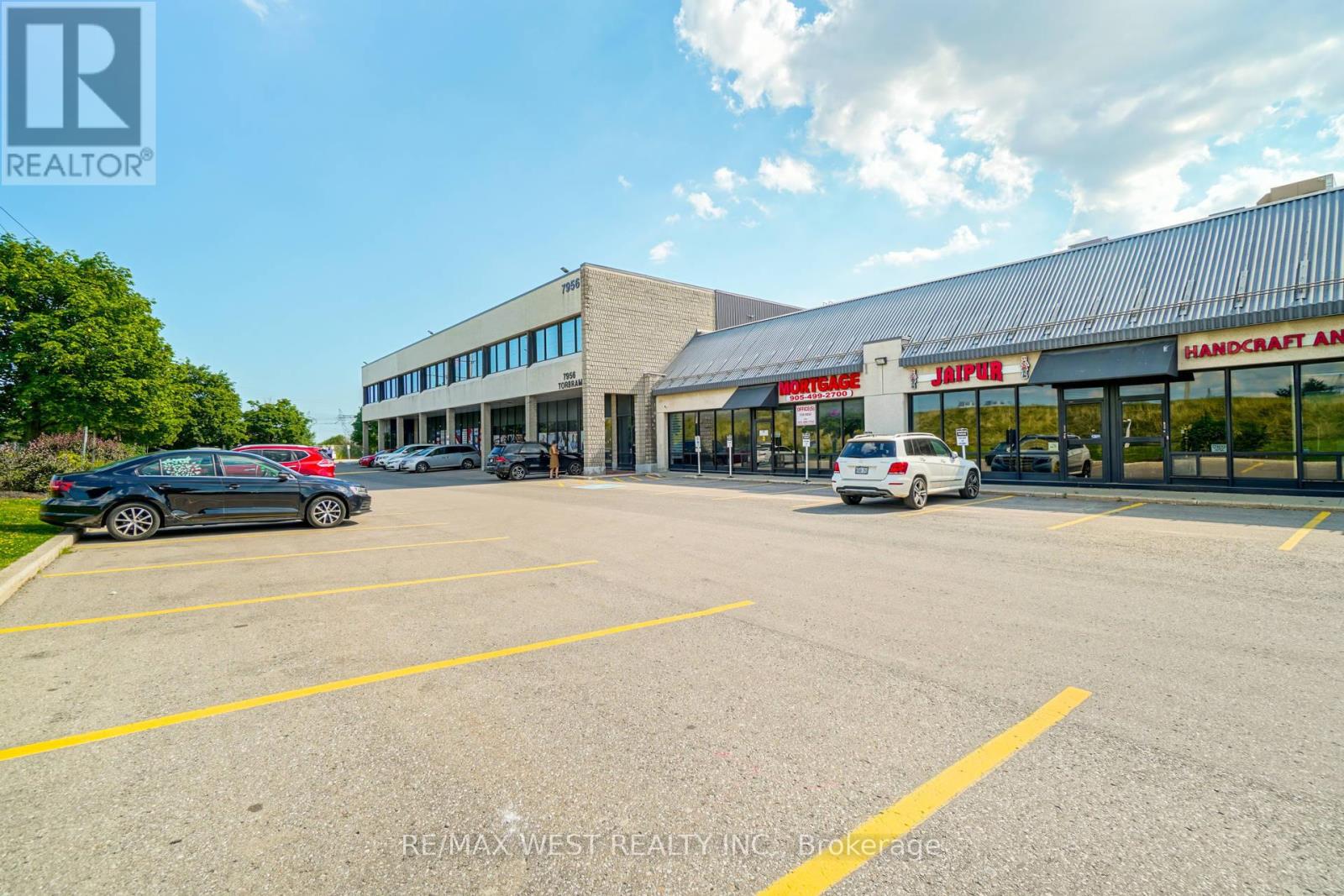 20 (13) - 7956 Torbram Road, Brampton, Ontario  L6T 5A2 - Photo 4 - W12266614