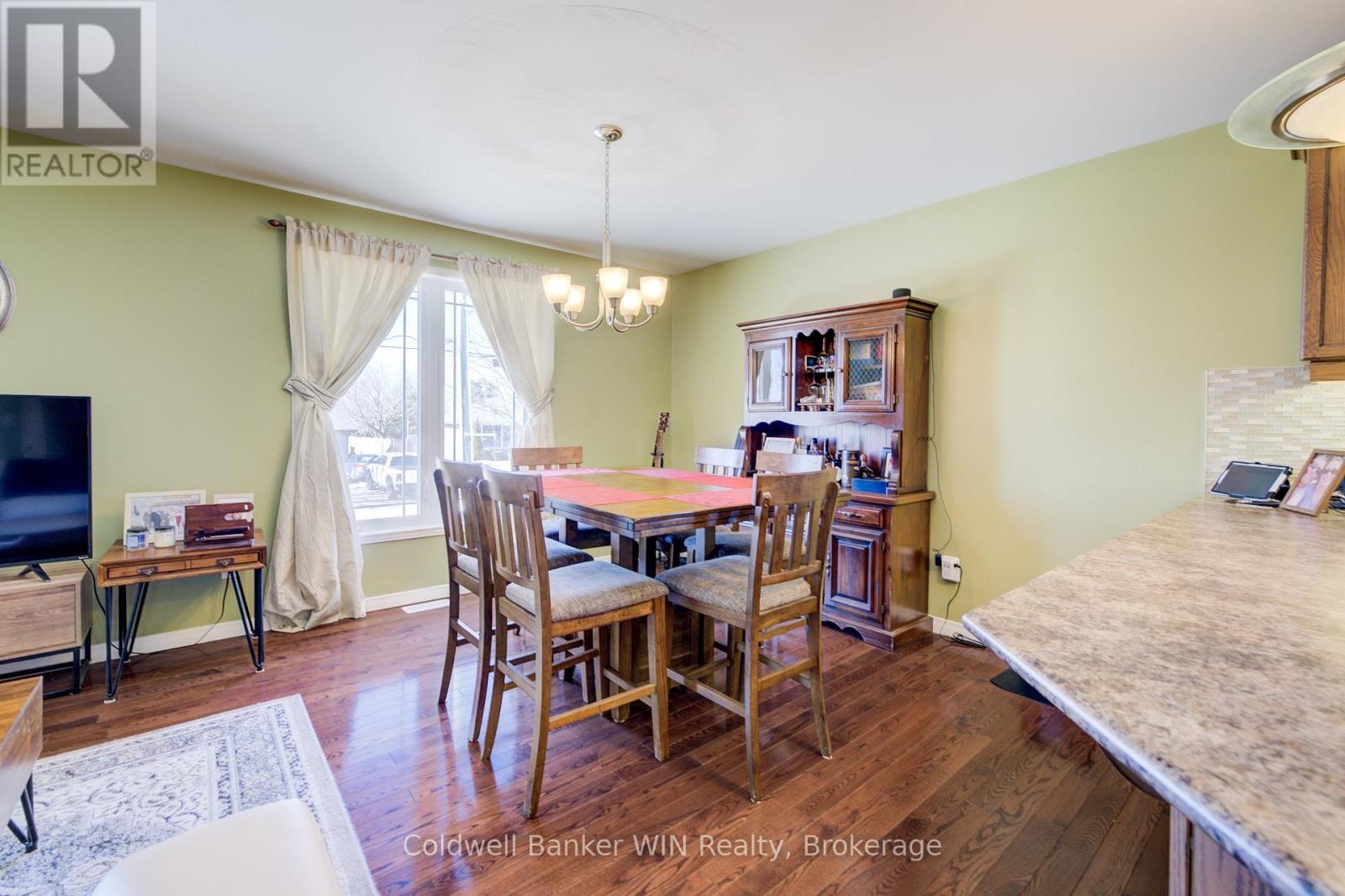 460 King Street E, Wellington North, Ontario  N0G 2L2 - Photo 9 - X12266745