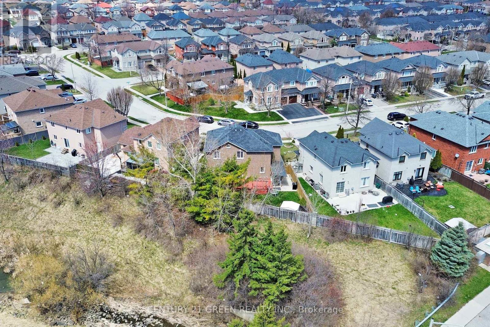 Property at 26 DOLPHIN SONG CRESCENT image 1