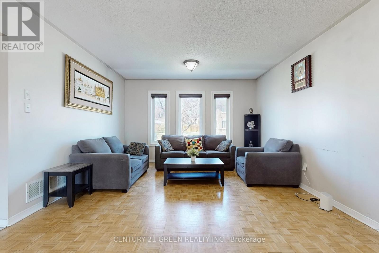 26 Dolphin Song Crescent, Brampton, Ontario  L6R 2A4 - Photo 14 - W12265353