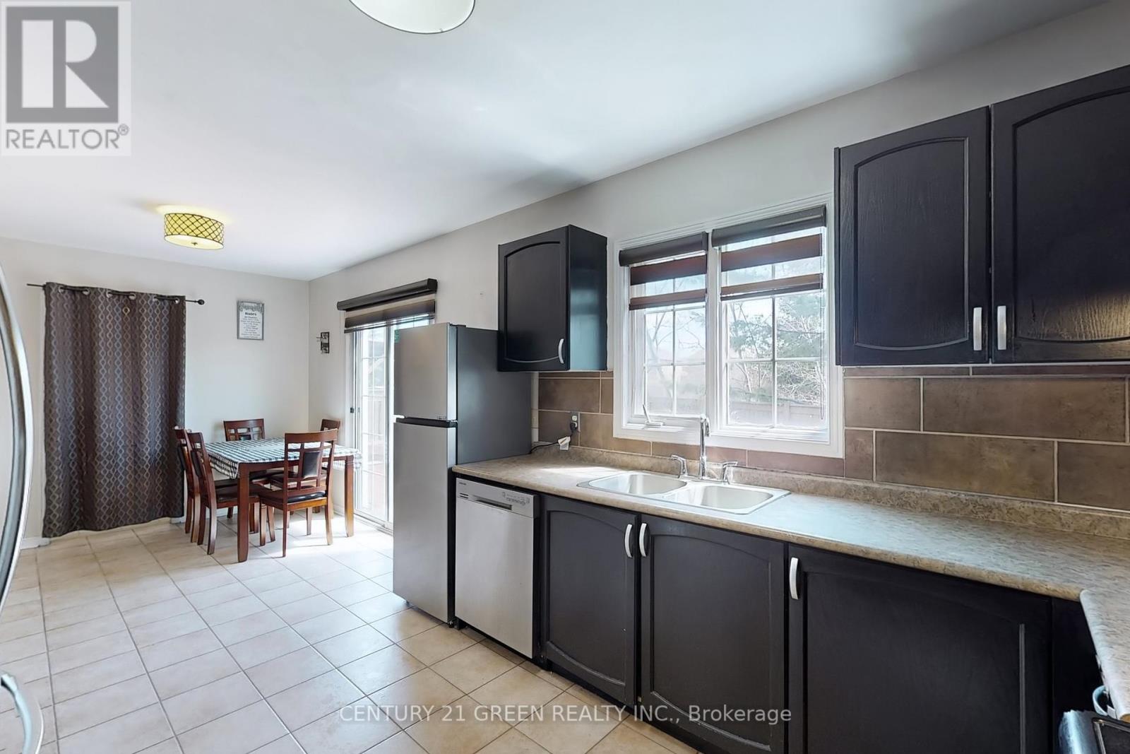 26 Dolphin Song Crescent, Brampton, Ontario  L6R 2A4 - Photo 20 - W12265353