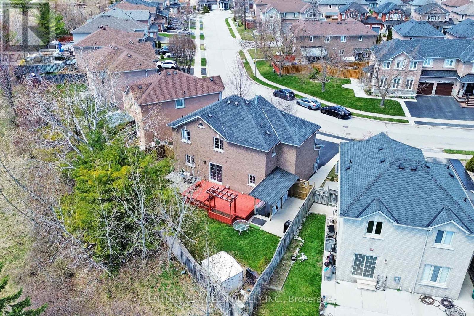Property at 26 DOLPHIN SONG CRESCENT image 3