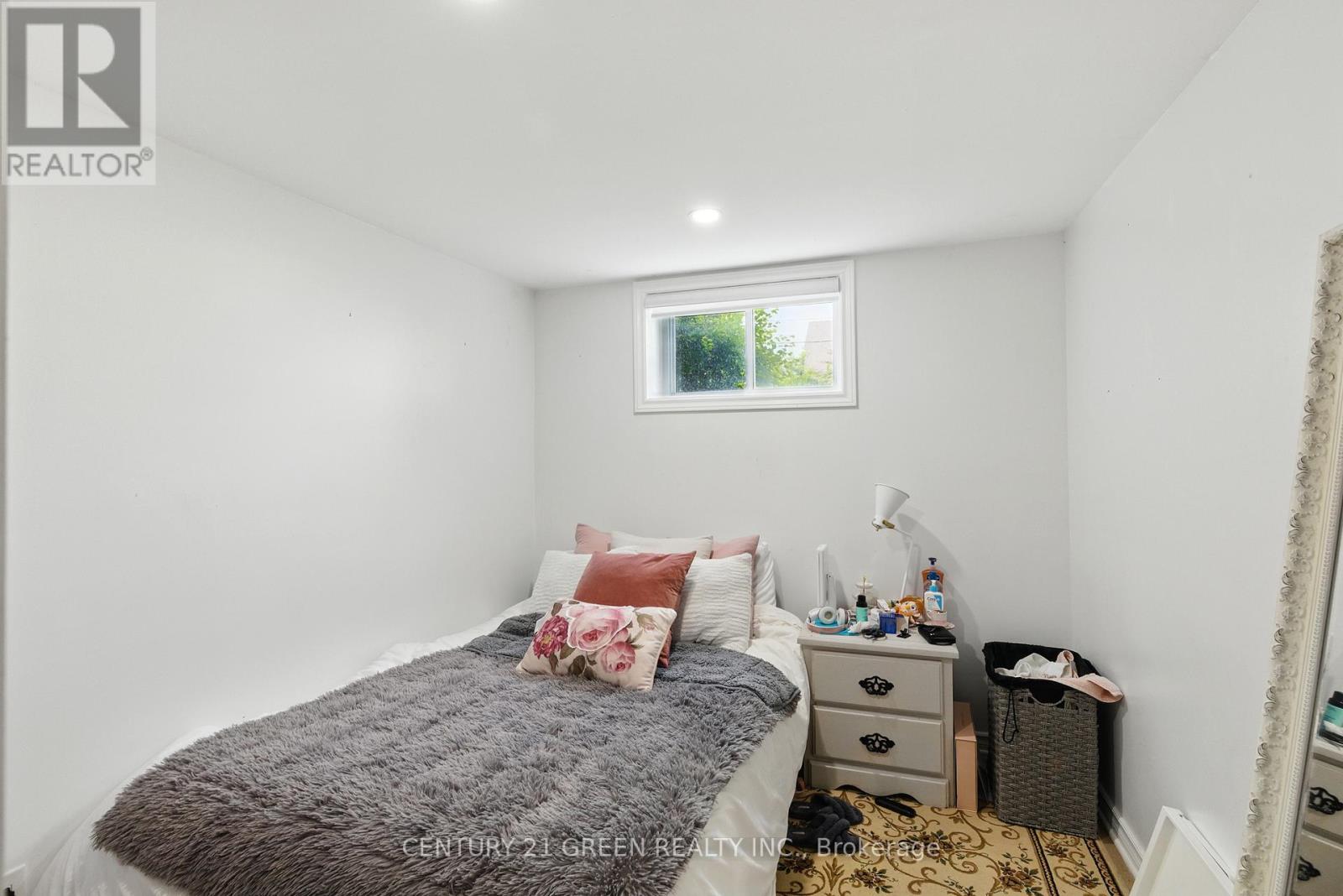 42 Bloomfield Avenue, St. Catharines, Ontario  L2P 1X3 - Photo 17 - X12265342