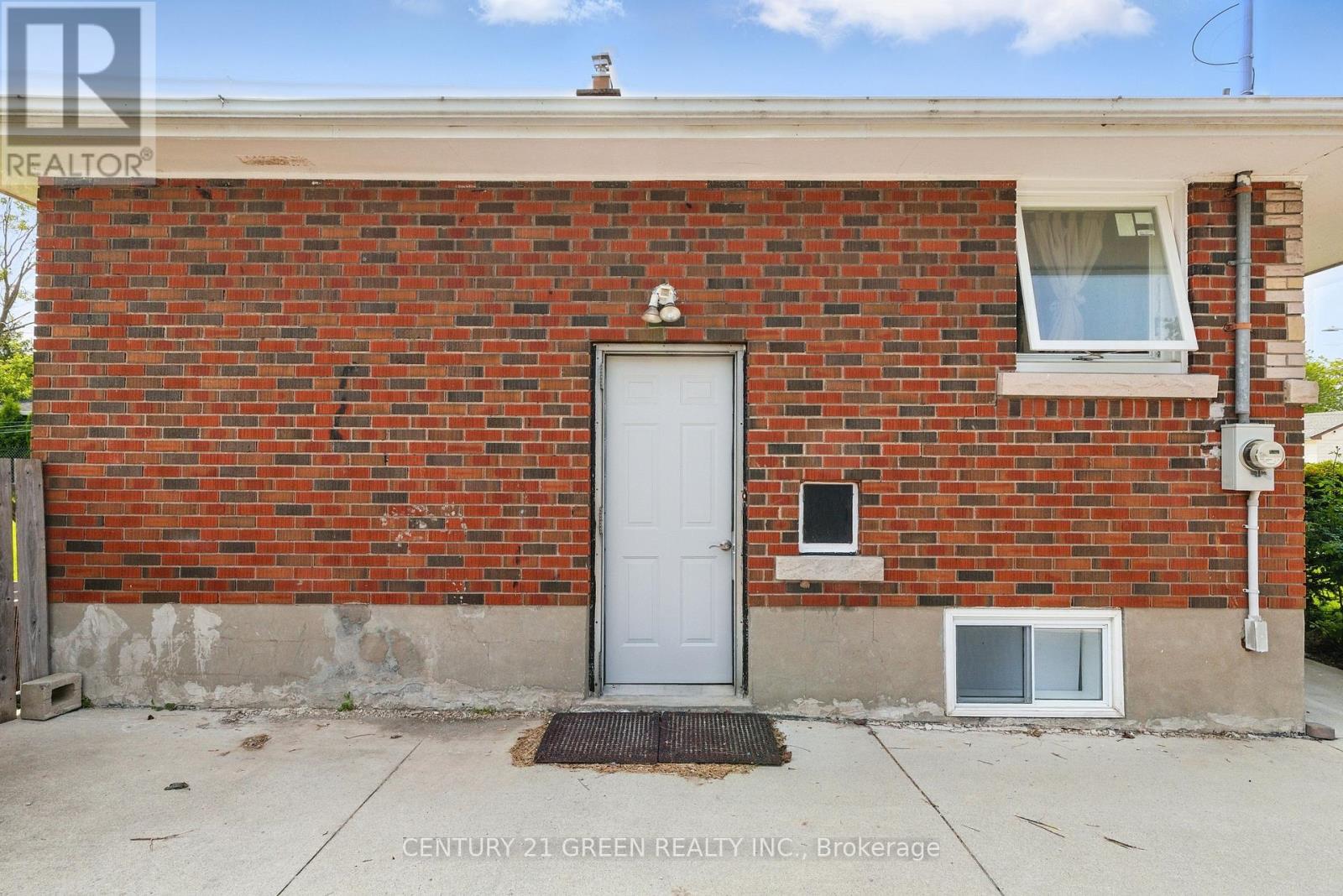 42 Bloomfield Avenue, St. Catharines, Ontario  L2P 1X3 - Photo 26 - X12265342