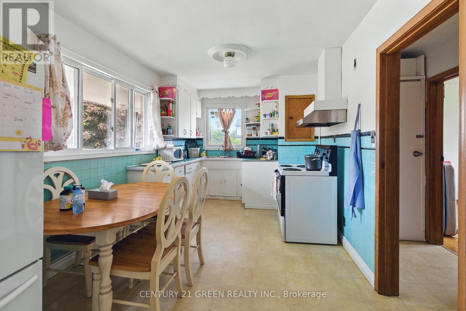 42 Bloomfield Avenue, St. Catharines, Ontario  L2P 1X3 - Photo 7 - X12265342