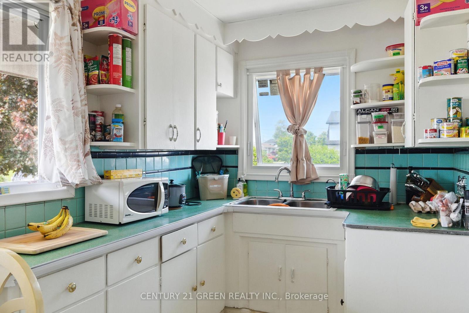 42 Bloomfield Avenue, St. Catharines, Ontario  L2P 1X3 - Photo 8 - X12265342