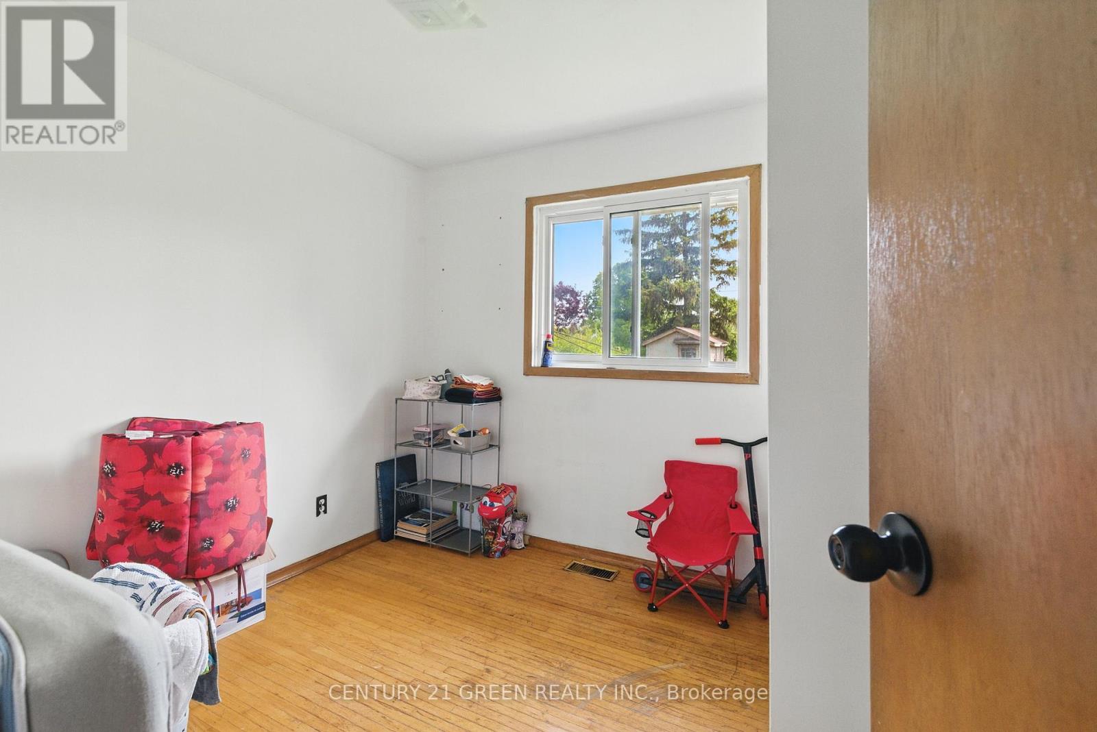 42 Bloomfield Avenue, St. Catharines, Ontario  L2P 1X3 - Photo 11 - X12265342