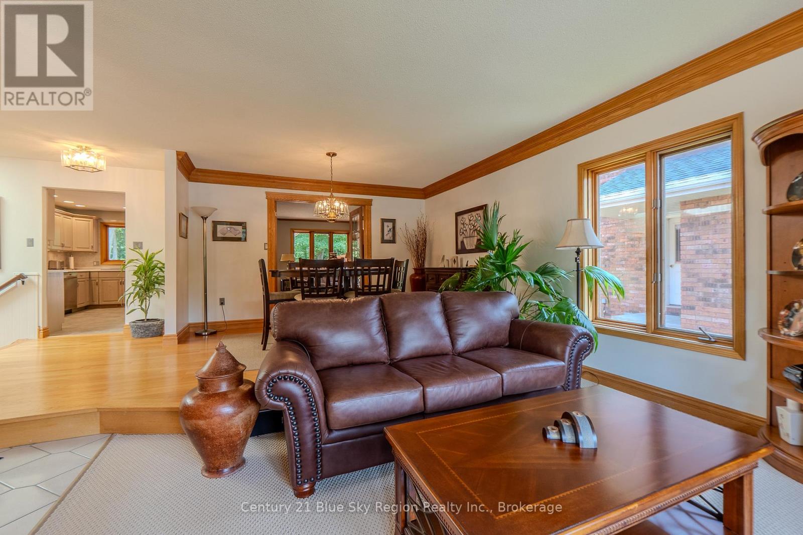 Property at 107 NOTTINGHAM DRIVE image 4