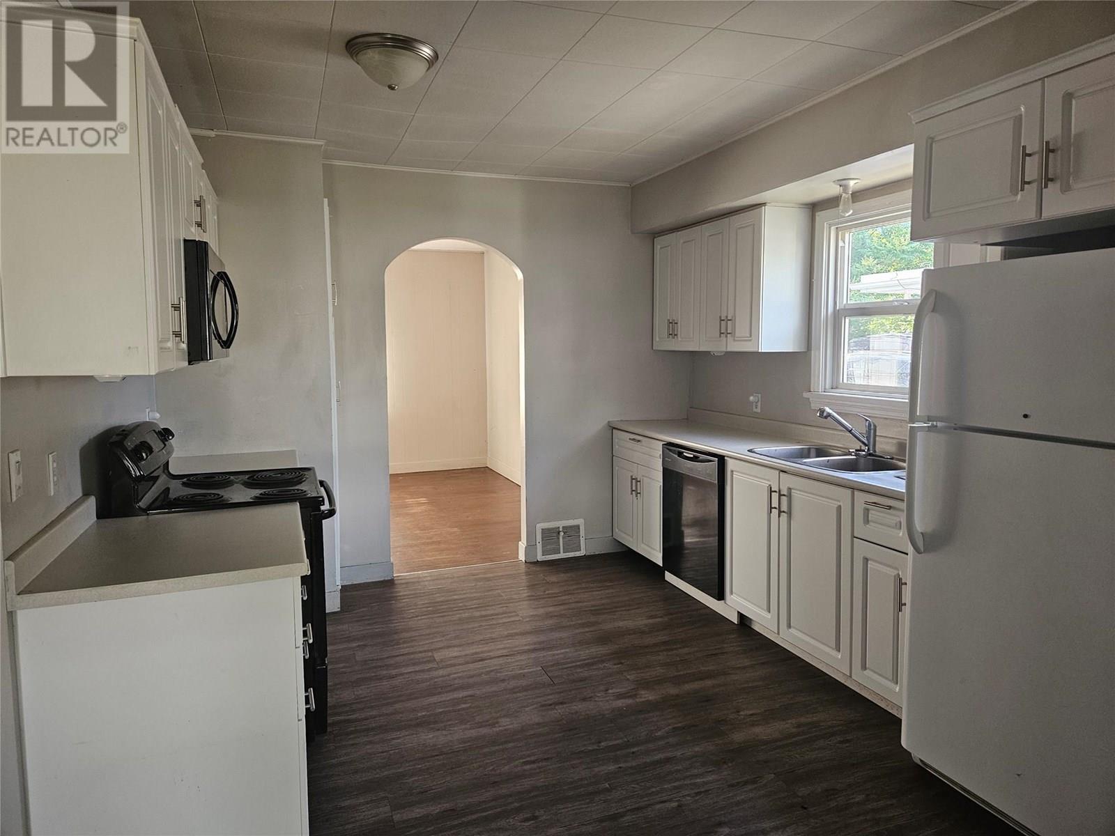 316 6th Avenue, Nakusp, British Columbia  V0G 1R0 - Photo 3 - 10344701