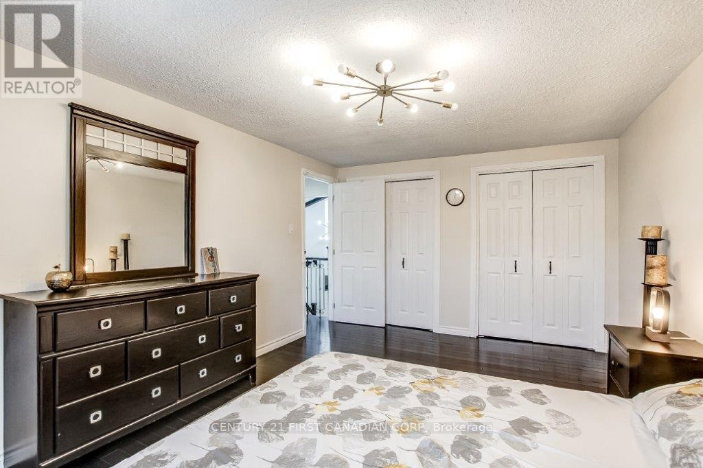 86 Tumbleweed Crescent, London South (South X), Ontario  N6E 2N8 - Photo 12 - X12266803