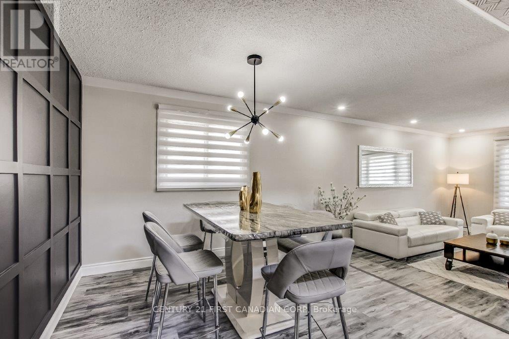 86 Tumbleweed Crescent, London South (South X), Ontario  N6E 2N8 - Photo 4 - X12266803