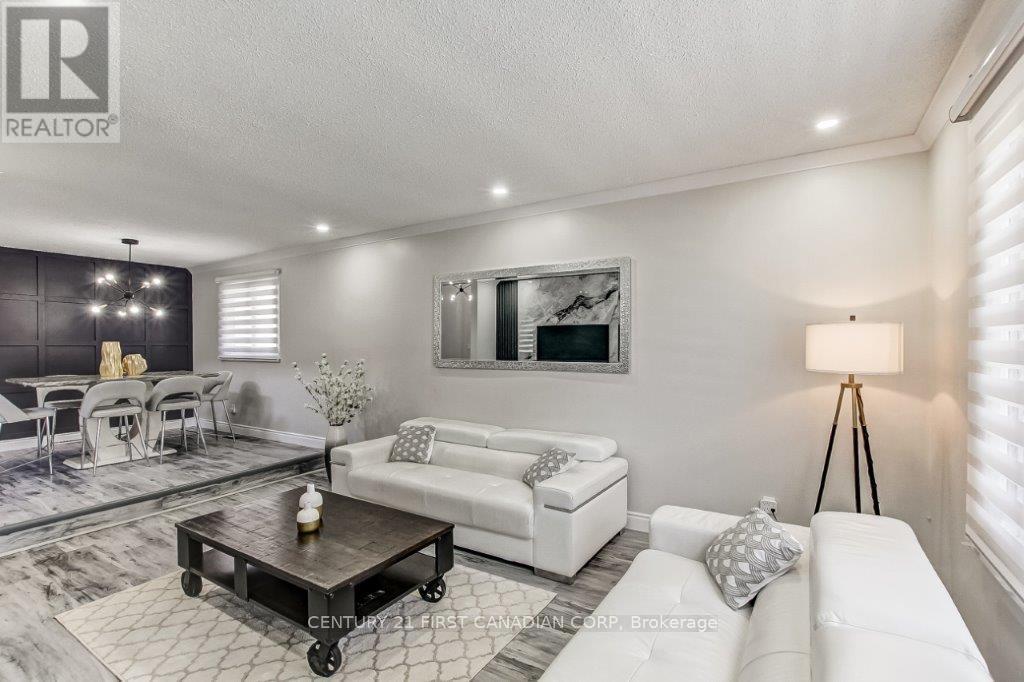 86 Tumbleweed Crescent, London South (South X), Ontario  N6E 2N8 - Photo 5 - X12266803