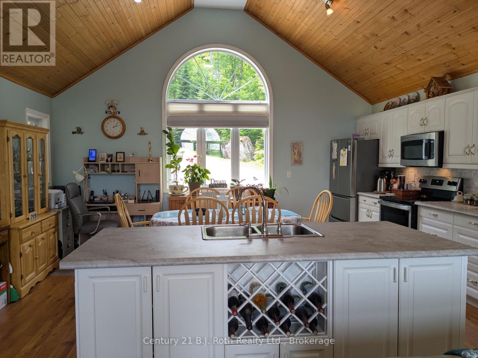 77 Holden Road, Magnetawan, Ontario  P0A 1P0 - Photo 19 - X12266253