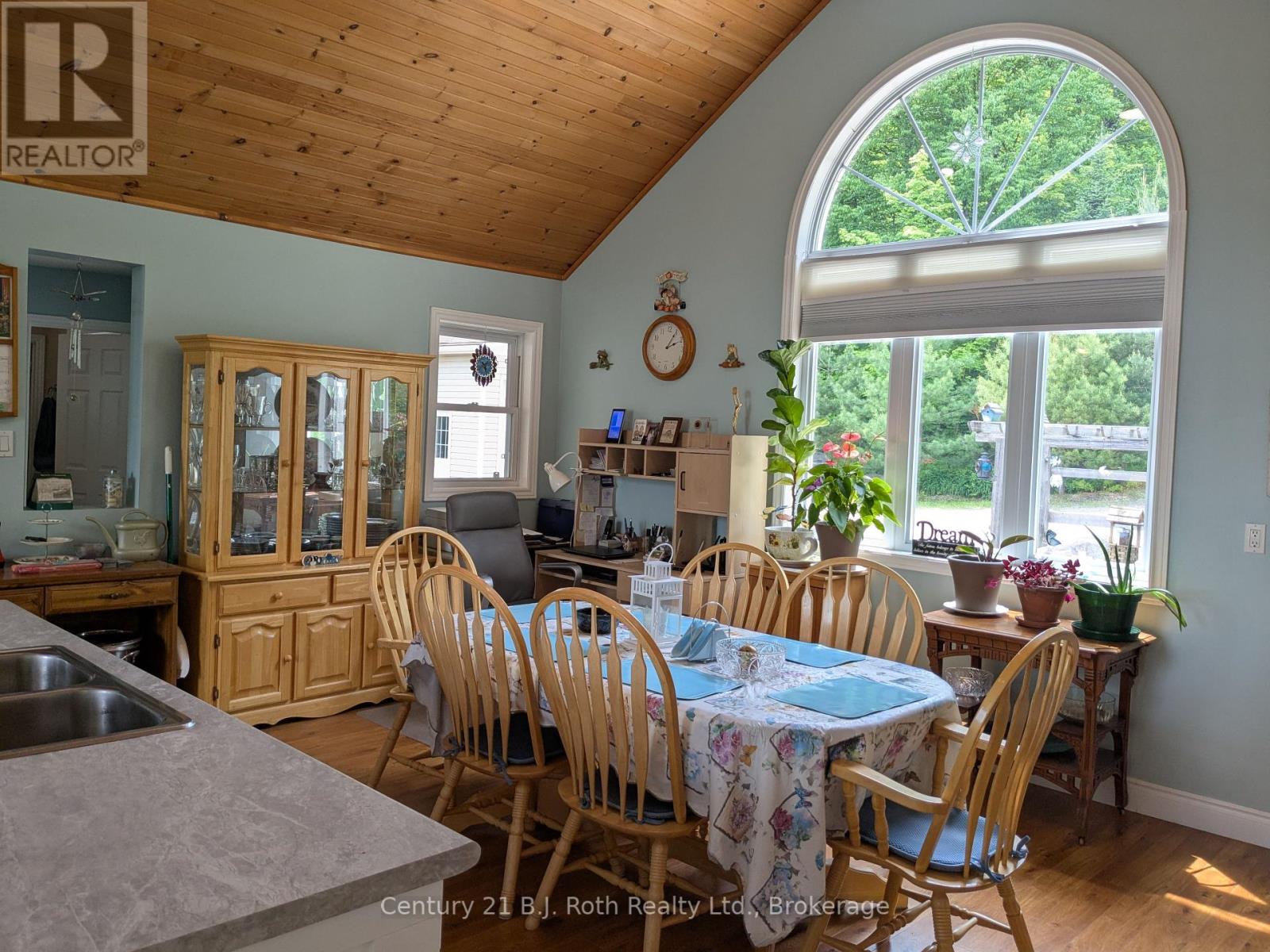 77 Holden Road, Magnetawan, Ontario  P0A 1P0 - Photo 18 - X12266253