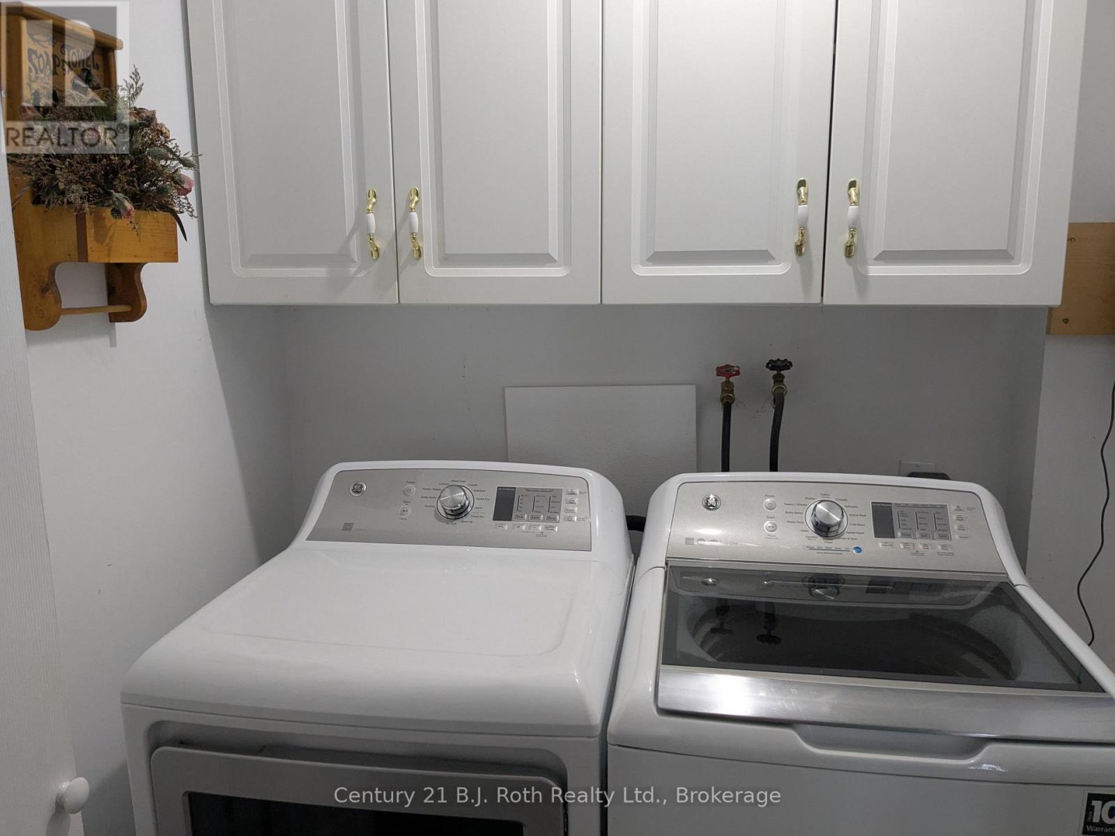 77 Holden Road, Magnetawan, Ontario  P0A 1P0 - Photo 27 - X12266253