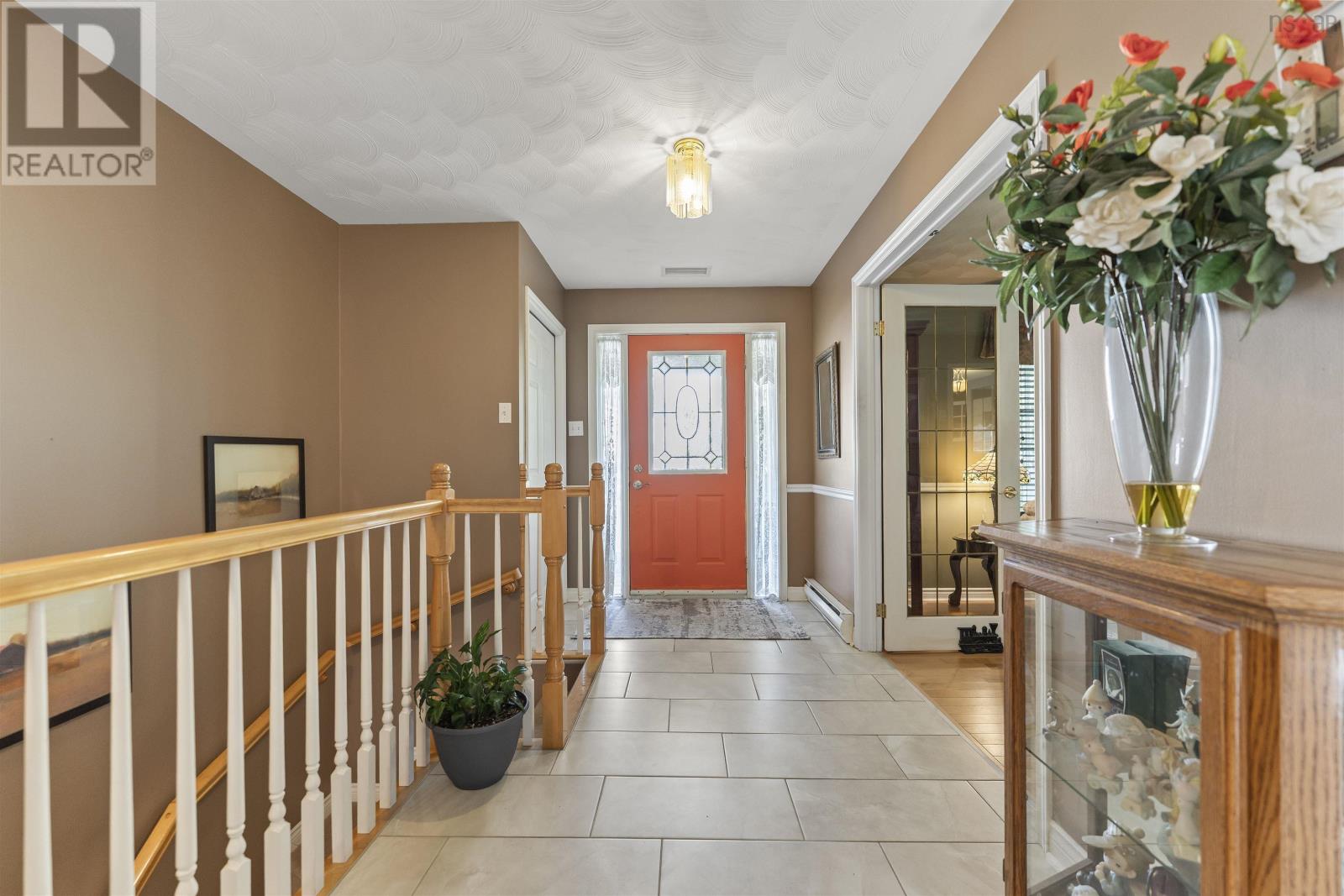 Property at 46 Windfield Crescent image 3