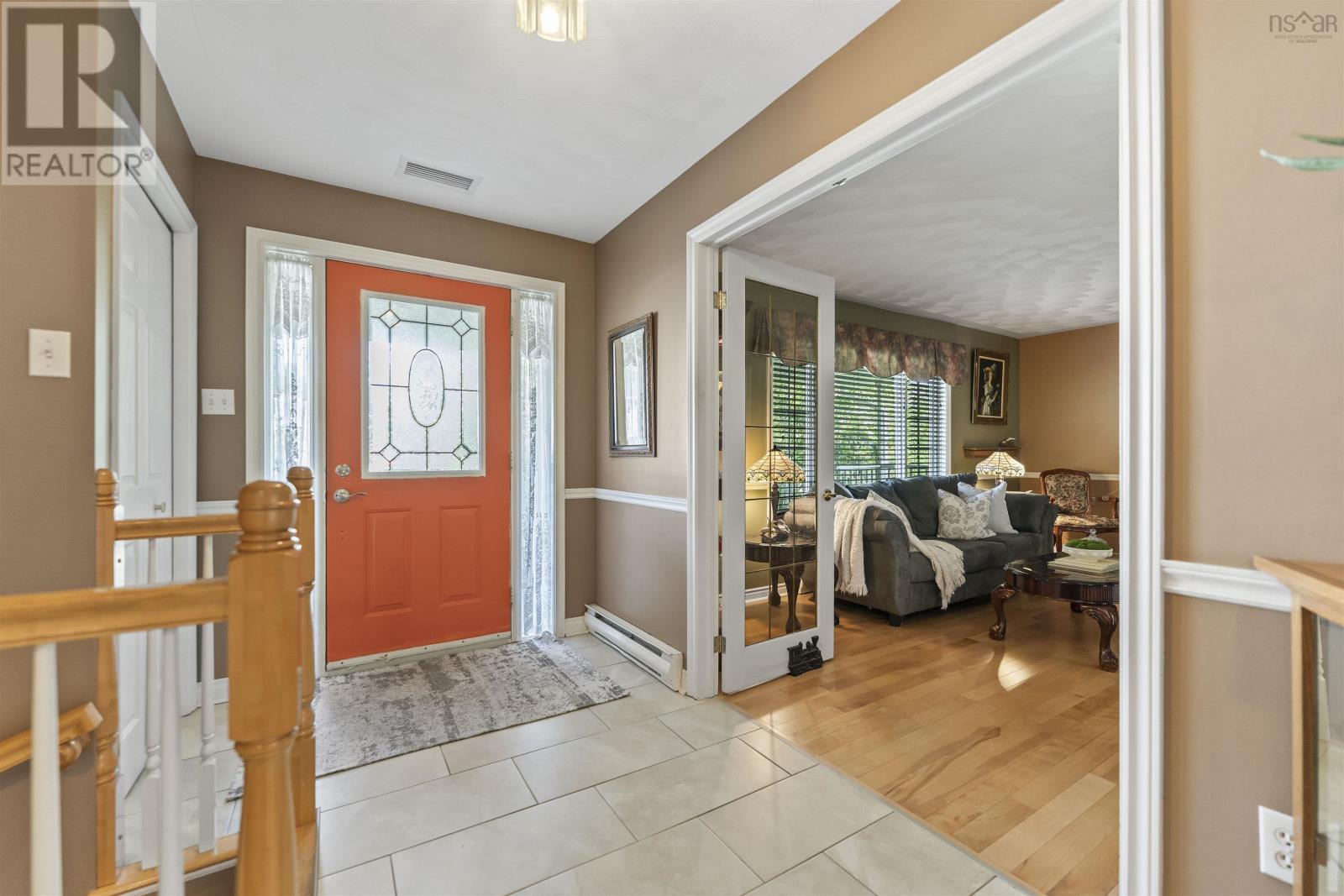 Property at 46 Windfield Crescent image 4