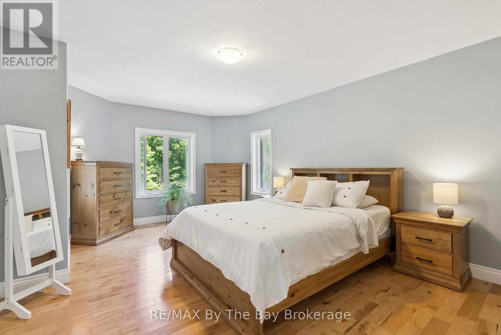 19 Gillespie Trail Se, Essa, Ontario  L3W 0V1 - Photo 20 - N12266899