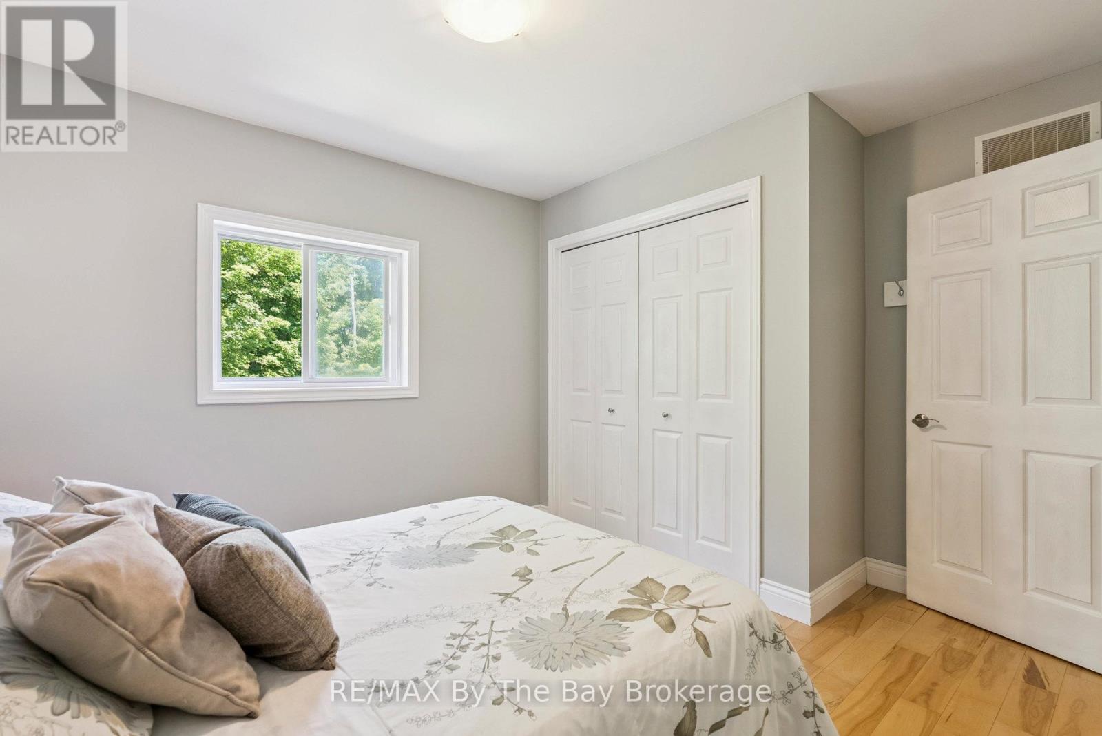 19 Gillespie Trail Se, Essa, Ontario  L3W 0V1 - Photo 27 - N12266899