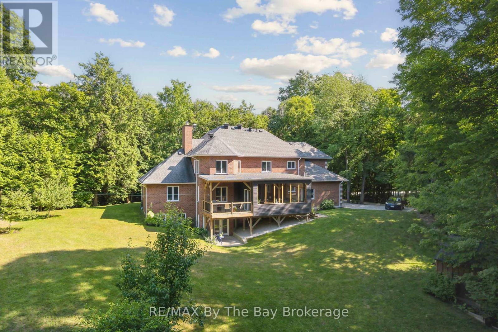 19 Gillespie Trail Se, Essa, Ontario  L3W 0V1 - Photo 3 - N12266899