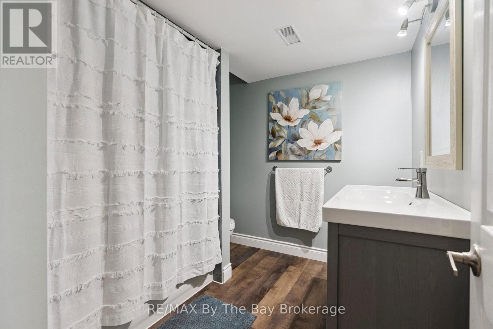 19 Gillespie Trail Se, Essa, Ontario  L3W 0V1 - Photo 38 - N12266899
