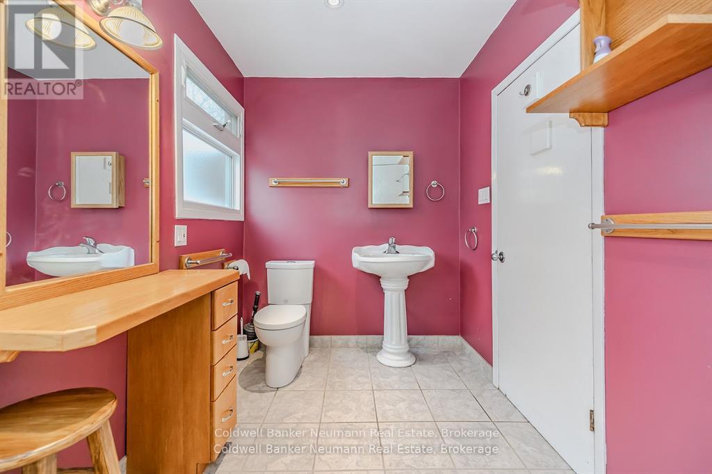 73 Terrace Hill Street, Brantford, Ontario  N3R 1G2 - Photo 12 - X12266802