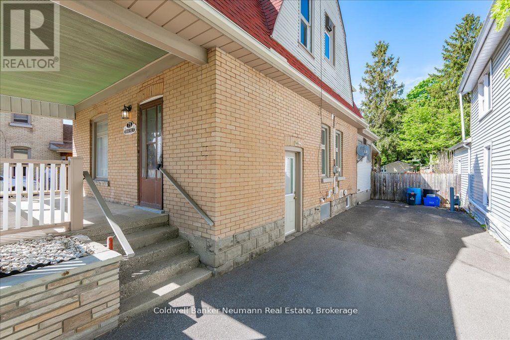 73 Terrace Hill Street, Brantford, Ontario  N3R 1G2 - Photo 4 - X12266802