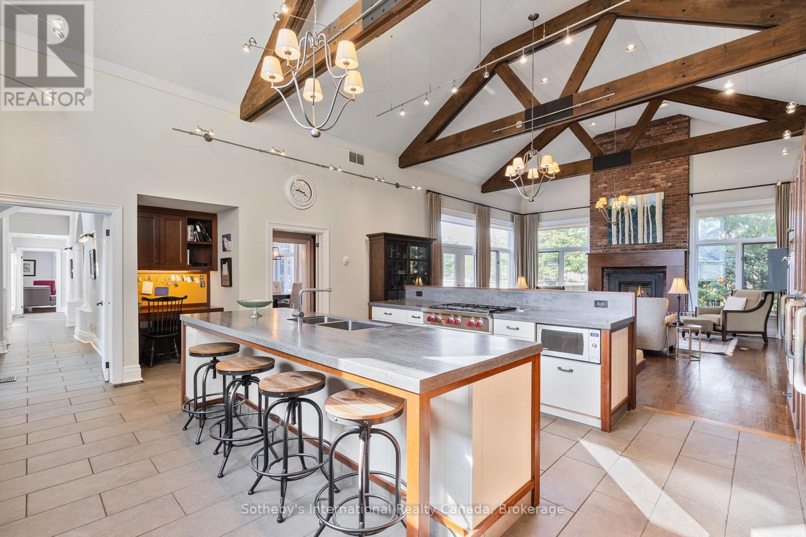 160 Grand Cypress Lane, Blue Mountains, Ontario  L9Y 0K8 - Photo 14 - X12266813