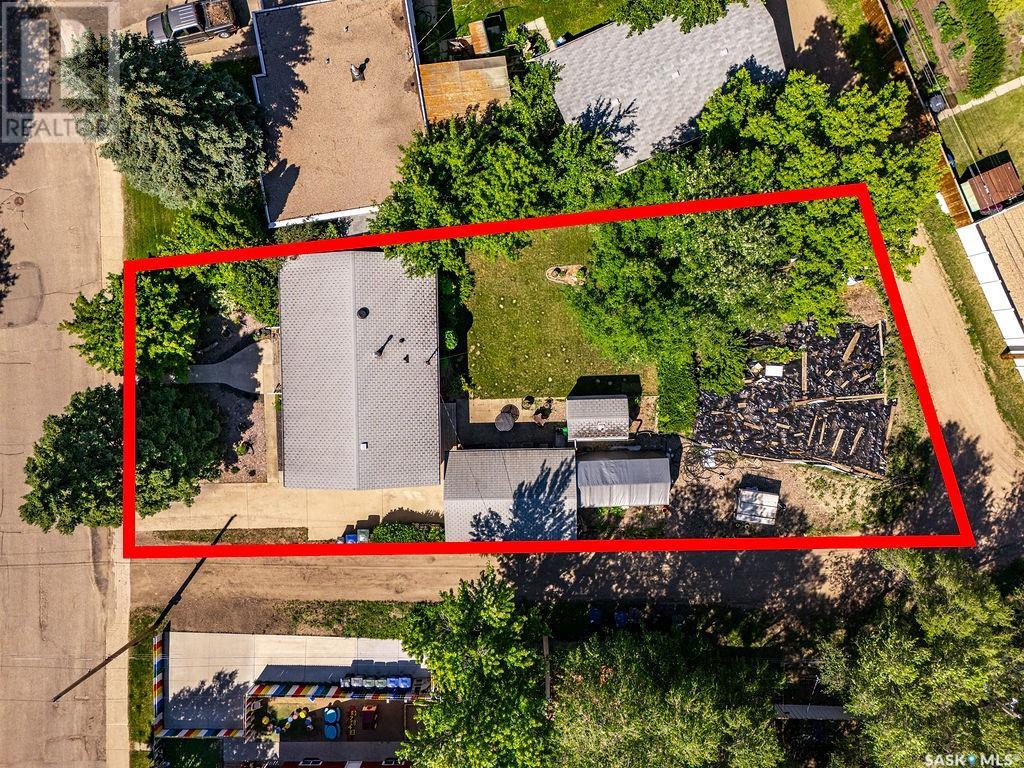 Property at 2611 Cairns AVENUE image 3