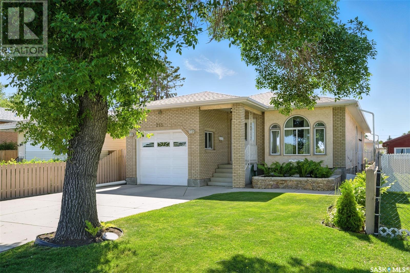 215 P AVENUE N, saskatoon, Saskatchewan