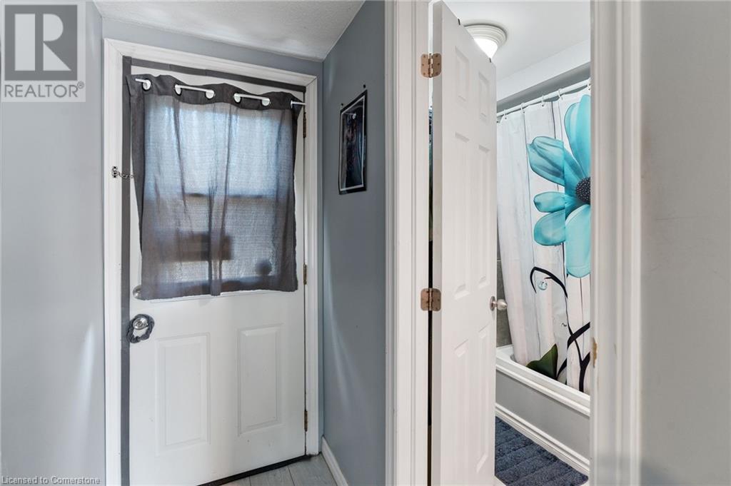 23 Railway St, Hagersville, Ontario  N0A 1H0 - Photo 4 - 40747116