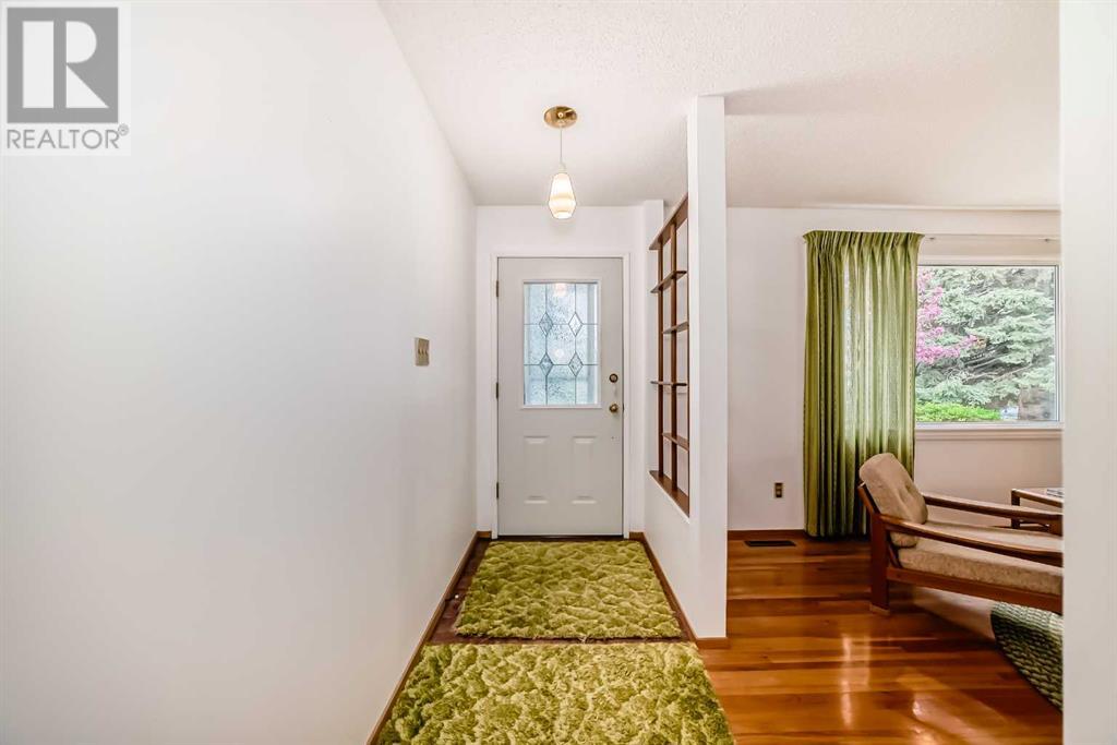 Property at 4915 48 Street NW image 3