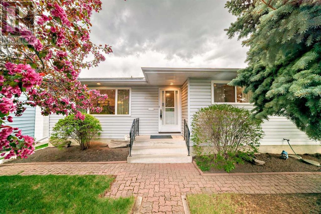 Property at 4915 48 Street NW image 2