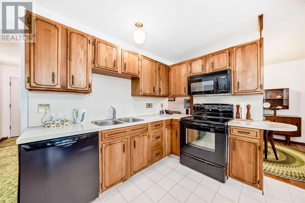 Property at 4915 48 Street NW image 5