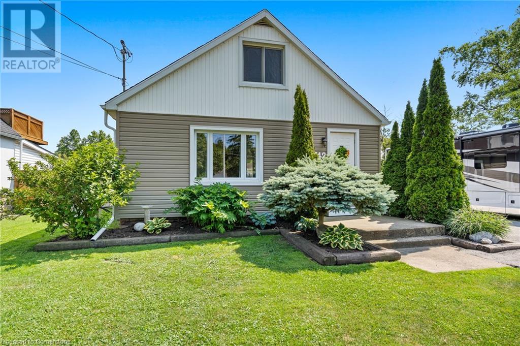 742 Broadway Street, Welland, Ontario  L3C 5M8 - Photo 2 - 40747532