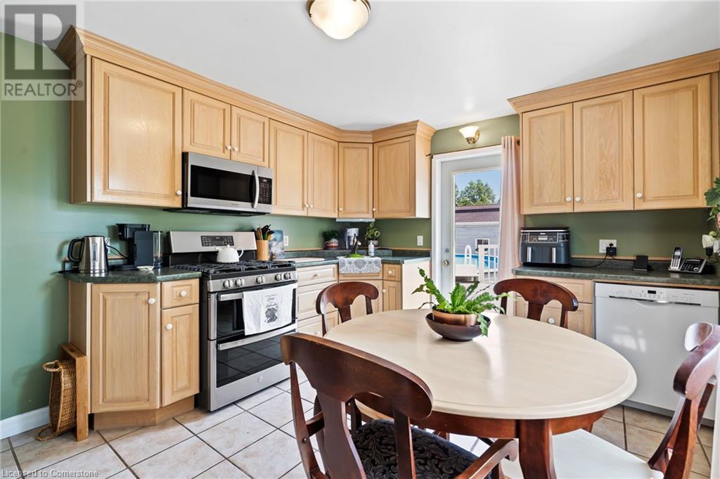 742 Broadway Street, Welland, Ontario  L3C 5M8 - Photo 9 - 40747532