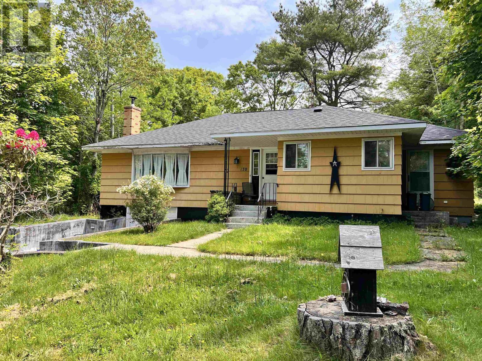 170 Digby Street, Shelburne, Nova Scotia  B0T 1W0 - Photo 3 - 202514114