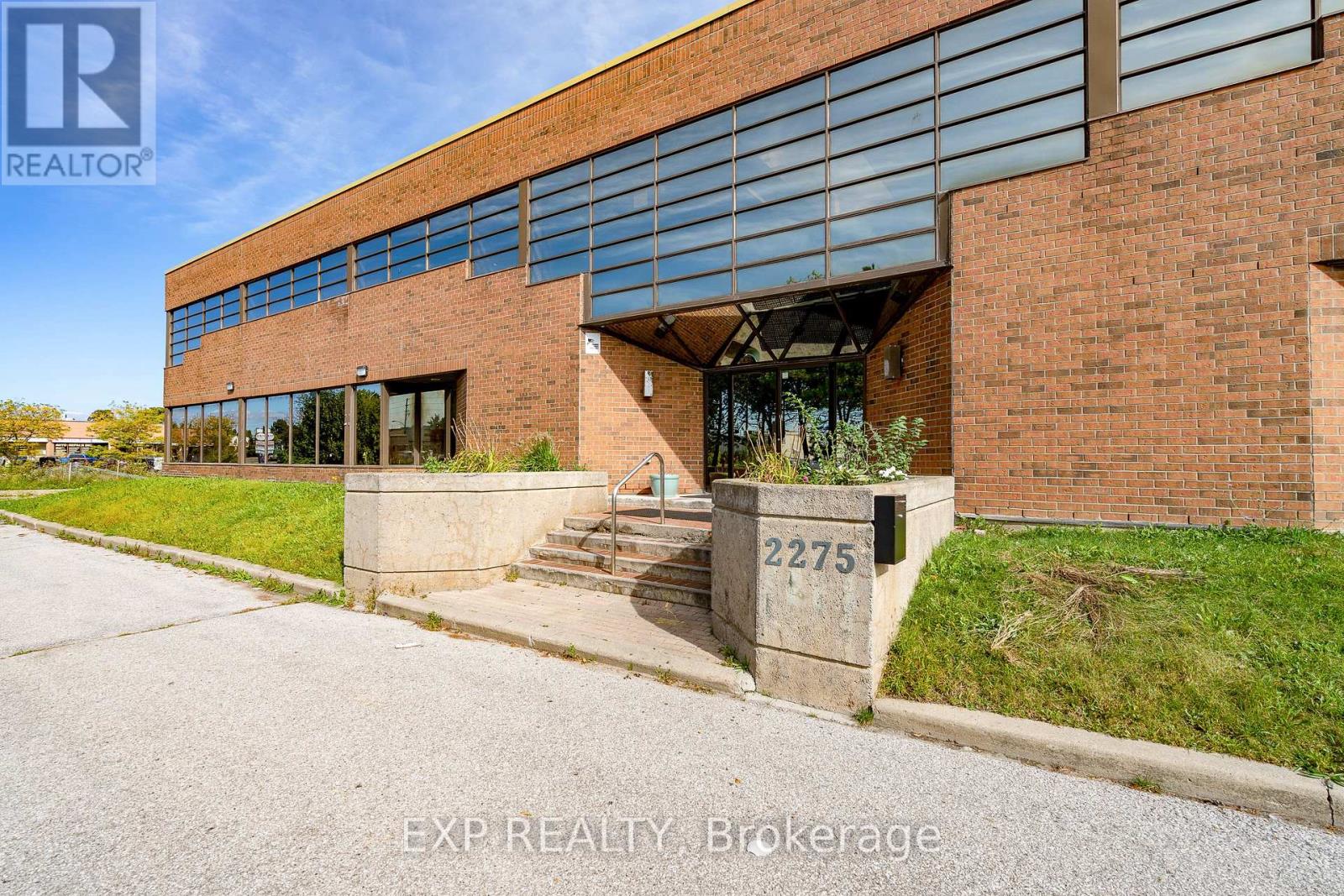 2275 Markham Road, Toronto (Malvern), Ontario  M1B 2W3 - Photo 2 - E12266821