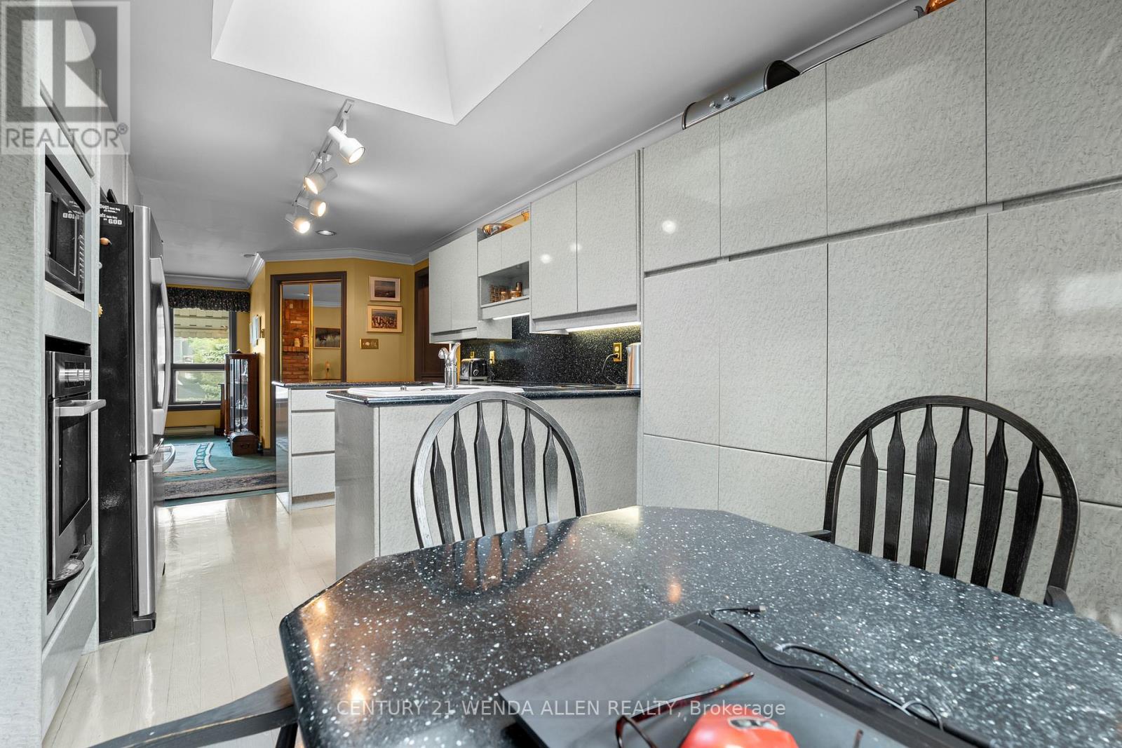 1873 Woodview Avenue, Pickering (Highbush), Ontario  L1V 1L5 - Photo 21 - E12266905