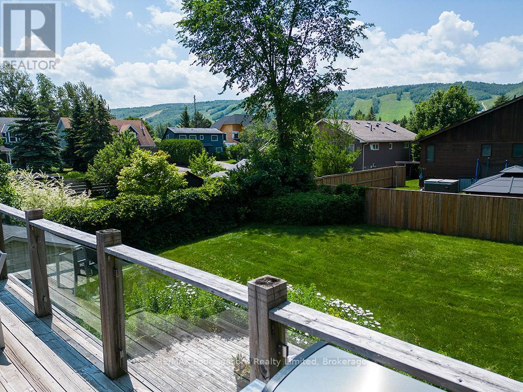 104 Laurie's Court, Blue Mountains, Ontario  L9Y 0L4 - Photo 42 - X12249536