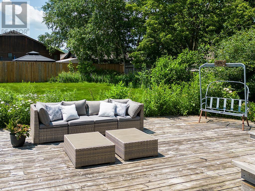 104 Laurie's Court, Blue Mountains, Ontario  L9Y 0L4 - Photo 47 - X12249536