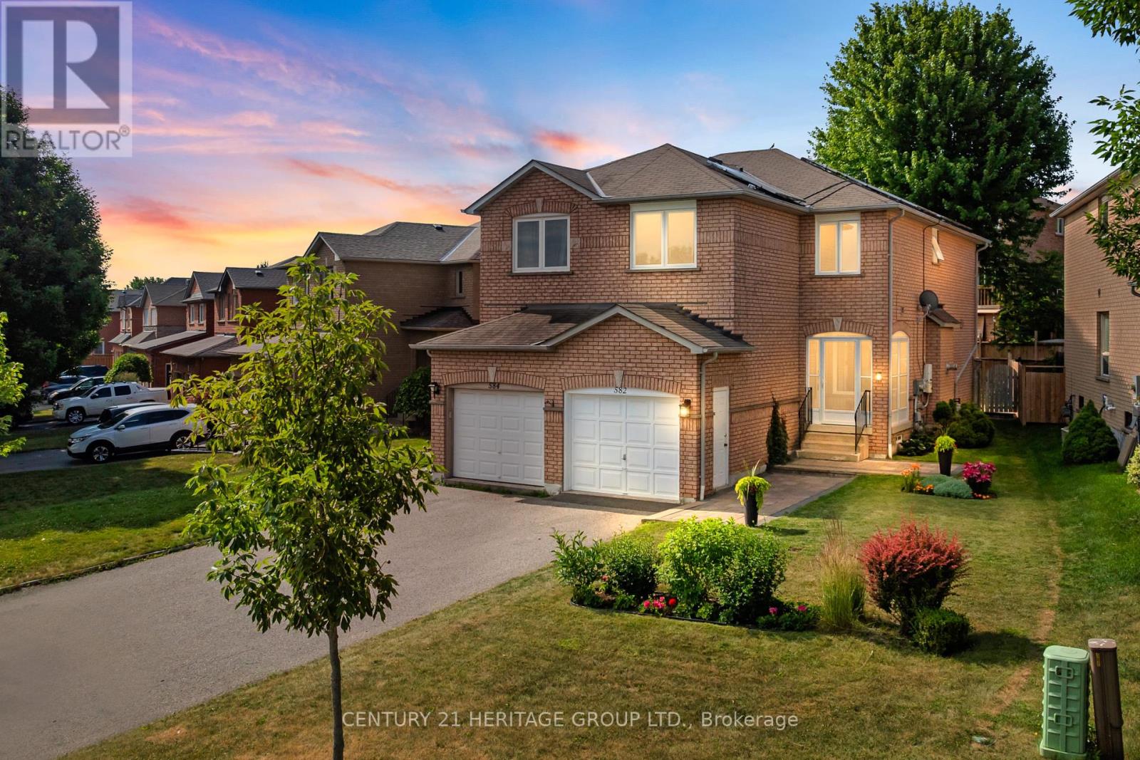 Property at 582 WALPOLE CRESCENT image 1