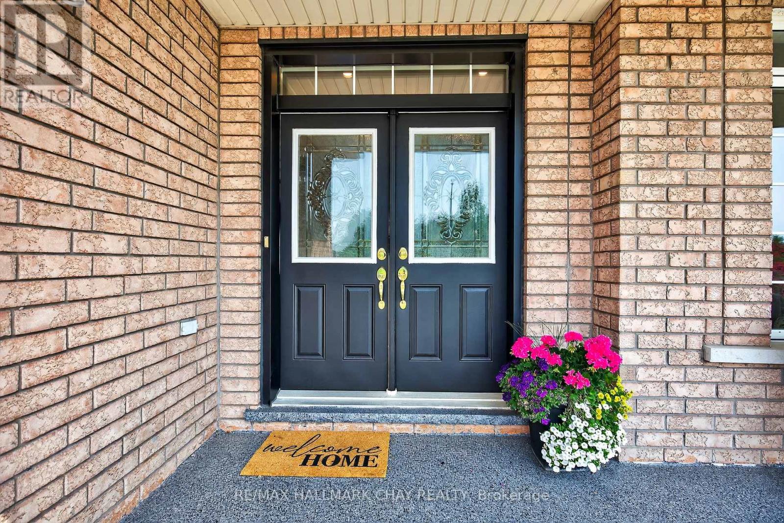 Property at 105 THE QUEENSWAY image 2