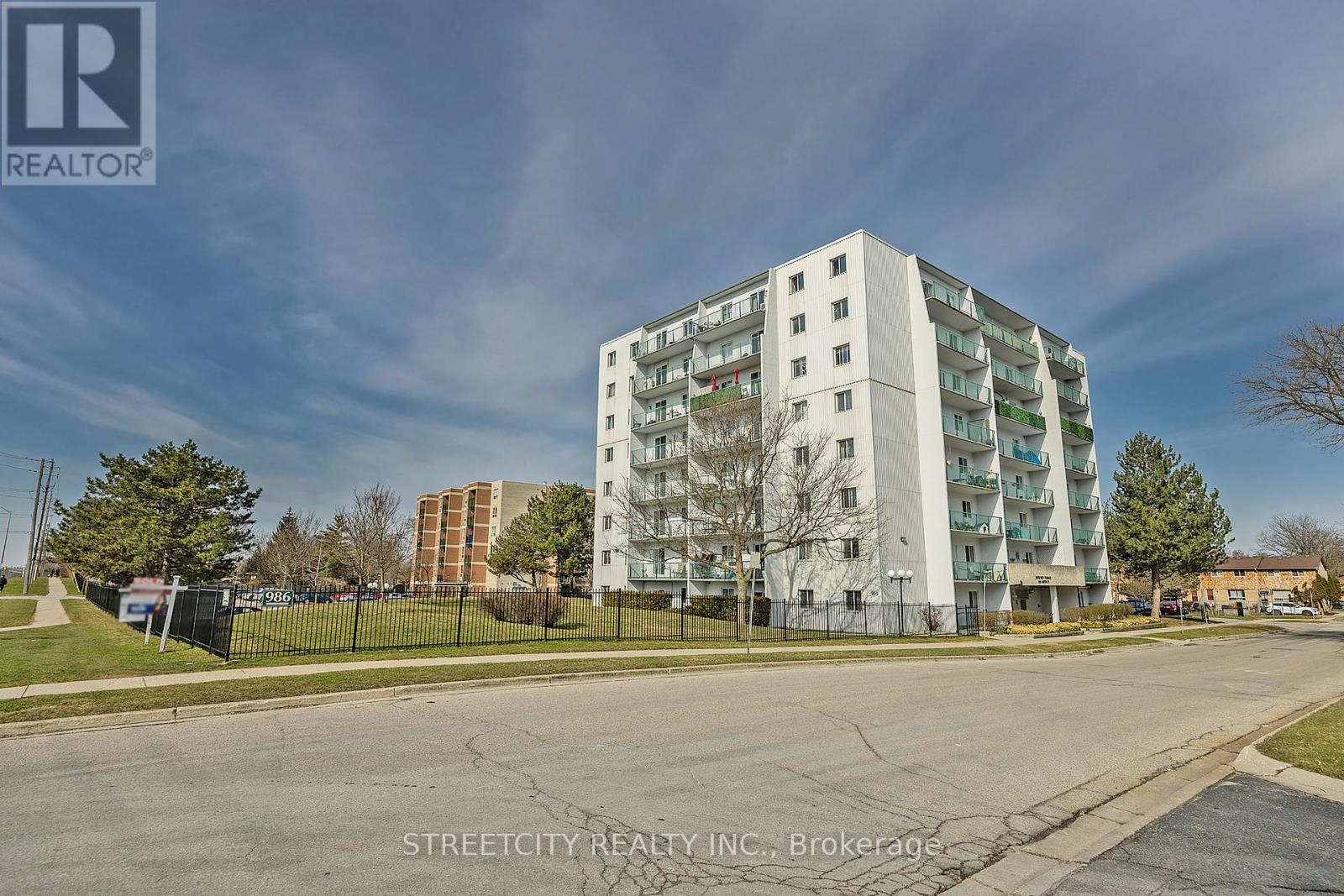 701 - 986 HURON STREET, London East, Ontario