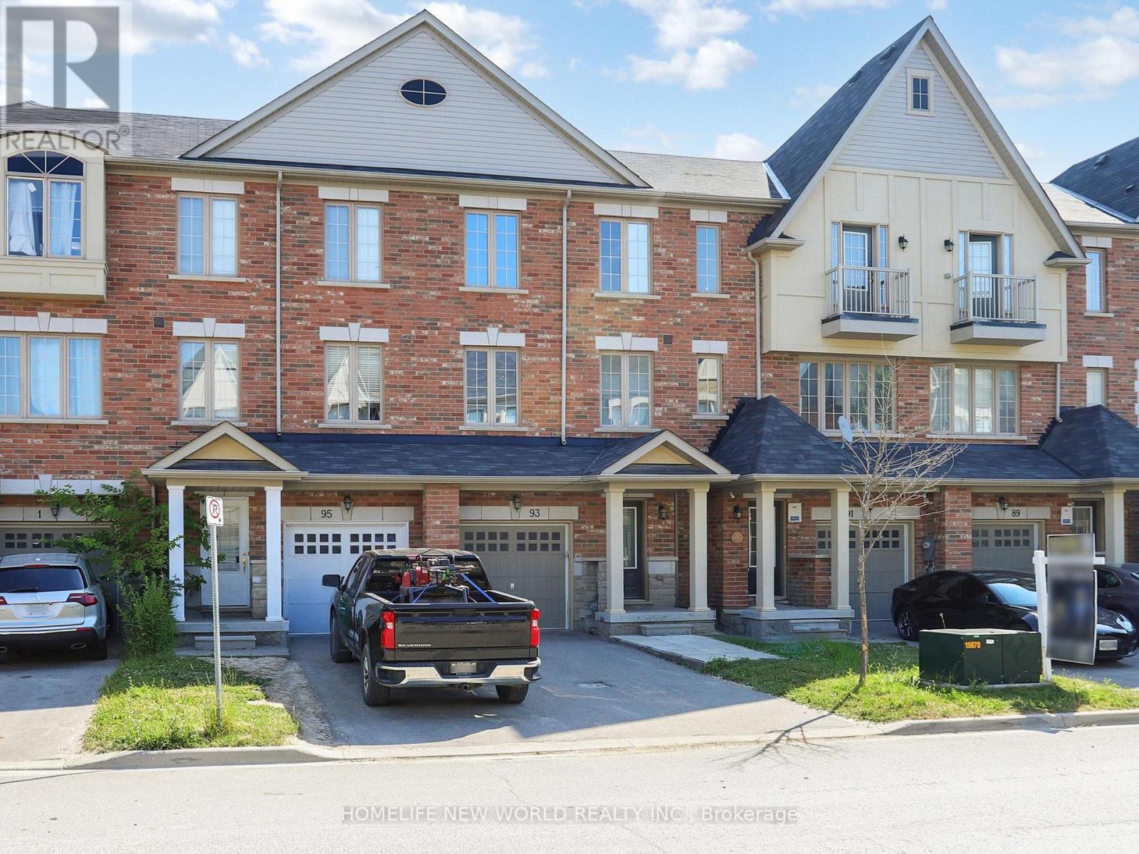 93 New Pines Trail, Brampton (Heart Lake), Ontario  L6Z 0H8 - Photo 2 - W12266907