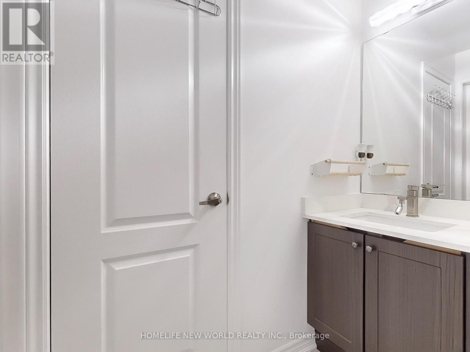 93 New Pines Trail, Brampton (Heart Lake), Ontario  L6Z 0H8 - Photo 26 - W12266907