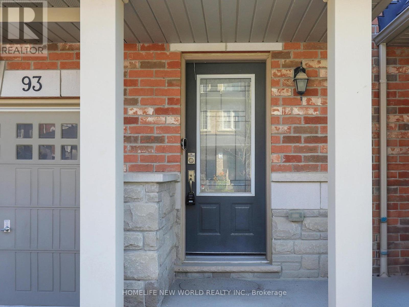 93 New Pines Trail, Brampton (Heart Lake), Ontario  L6Z 0H8 - Photo 3 - W12266907